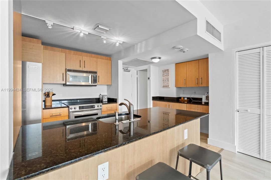 Activo con contrato: $657,000 (1 camas, 1 baños, 896 Pies cuadrados)