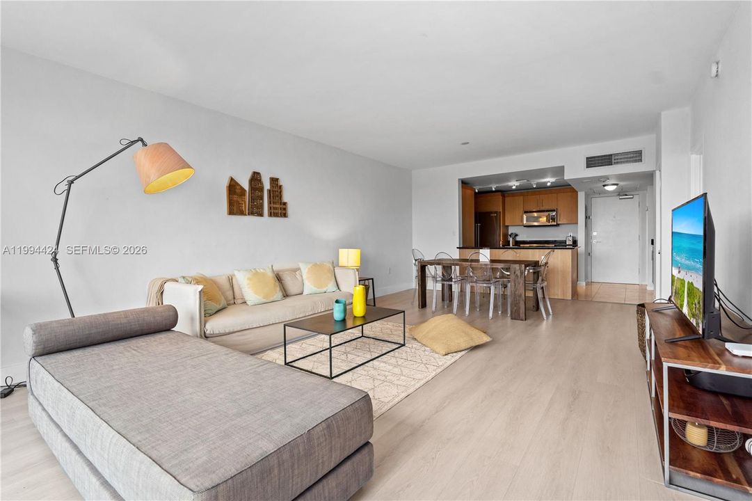 Activo con contrato: $657,000 (1 camas, 1 baños, 896 Pies cuadrados)