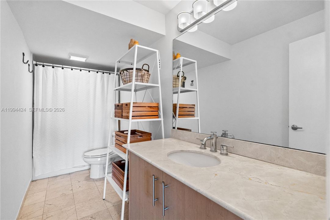 Activo con contrato: $657,000 (1 camas, 1 baños, 896 Pies cuadrados)
