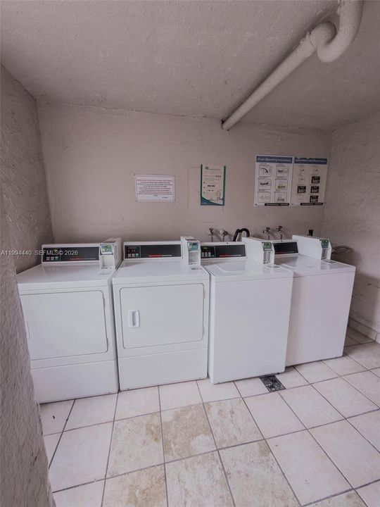 В аренду: $2,300 (2 спален, 2 ванн, 1099 Квадратных фут)