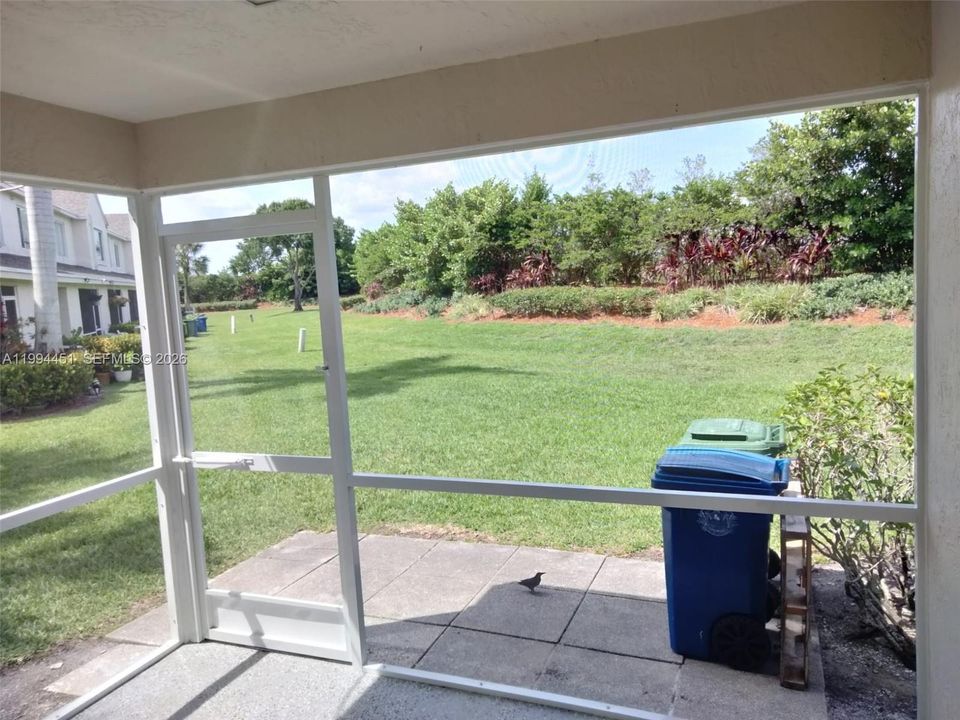For Sale: $410,000 (2 beds, 2 baths, 1110 Square Feet)