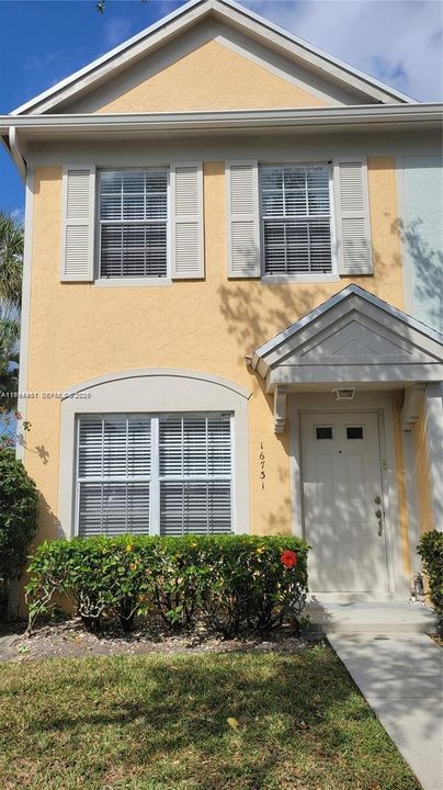 For Sale: $410,000 (2 beds, 2 baths, 1110 Square Feet)