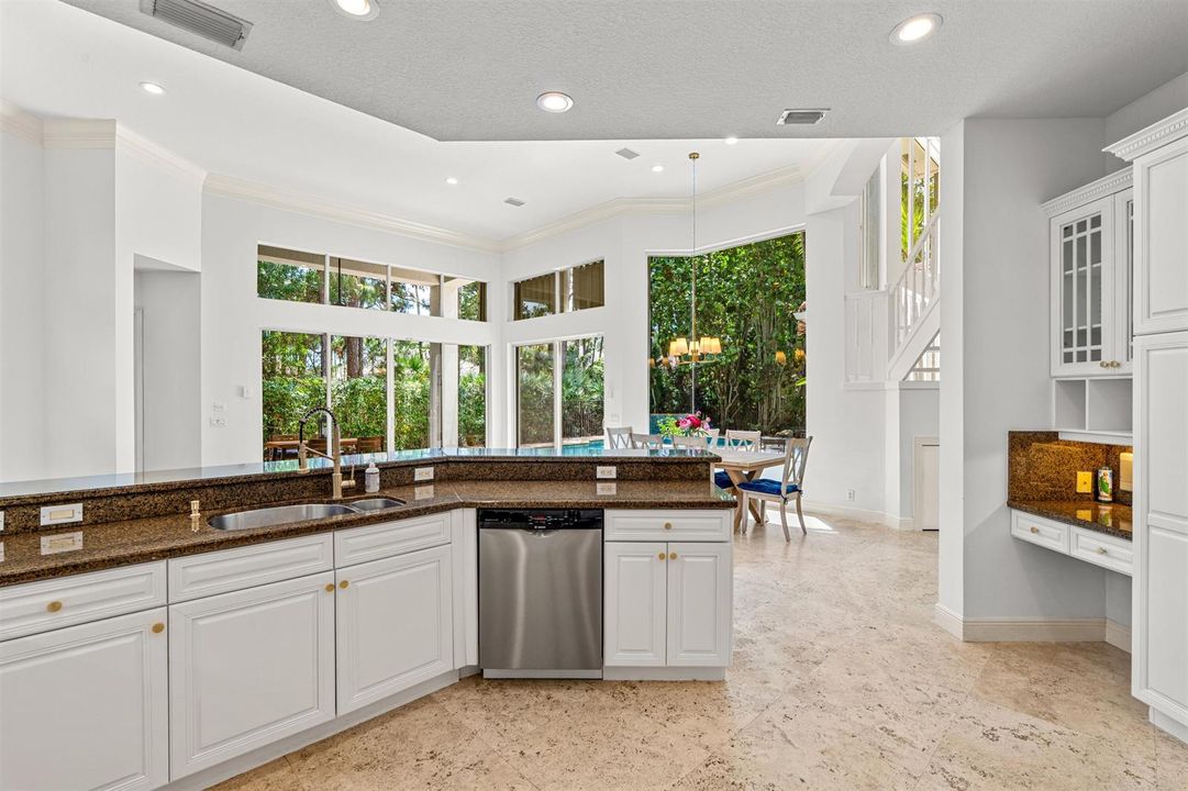 KITCHEN_LOOKING_OUT_DT