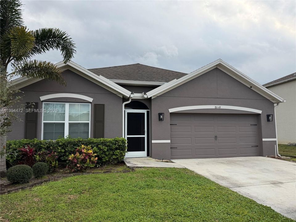 For Rent: $4,200 (4 beds, 2 baths, 1934 Square Feet)
