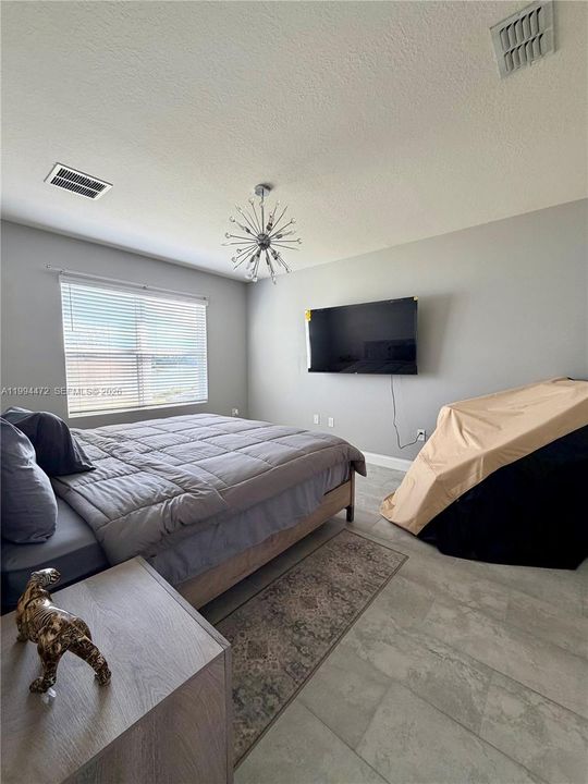 For Rent: $4,200 (4 beds, 2 baths, 1934 Square Feet)