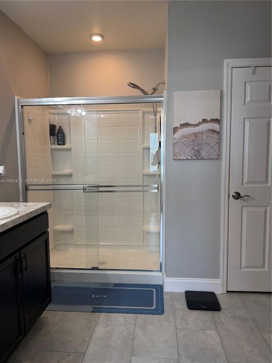 For Rent: $4,200 (4 beds, 2 baths, 1934 Square Feet)