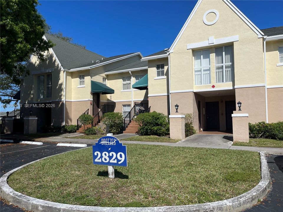 En Renta: $2,250 (2 camas, 2 baños, 1020 Pies cuadrados)