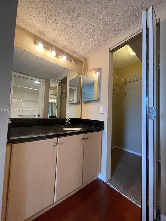 En Renta: $2,250 (2 camas, 2 baños, 1020 Pies cuadrados)