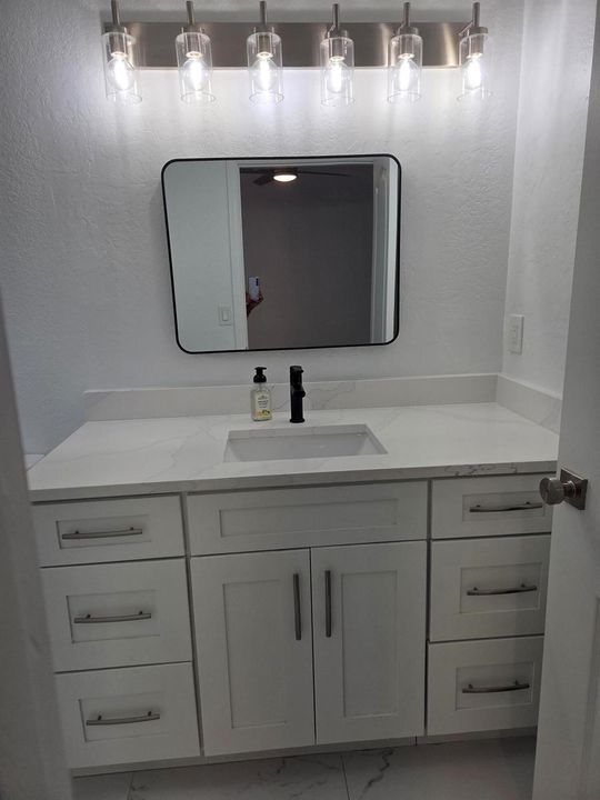 primary bathroom 4