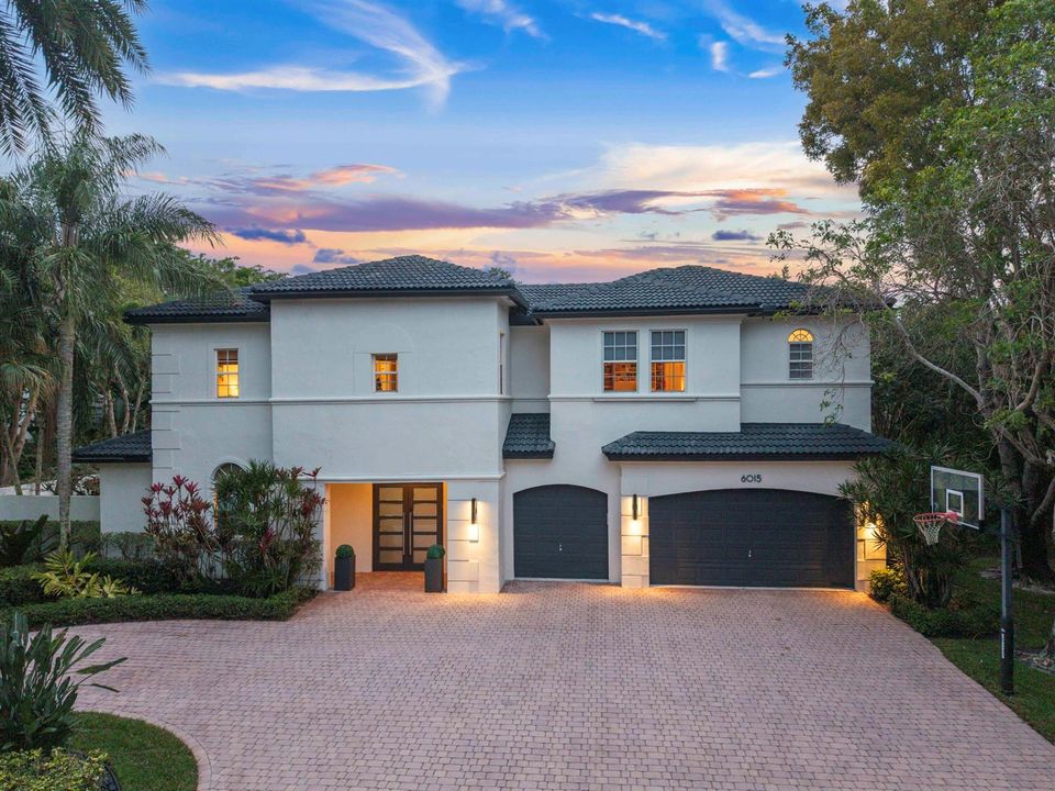 6015 Pinewood Ave twilight_002