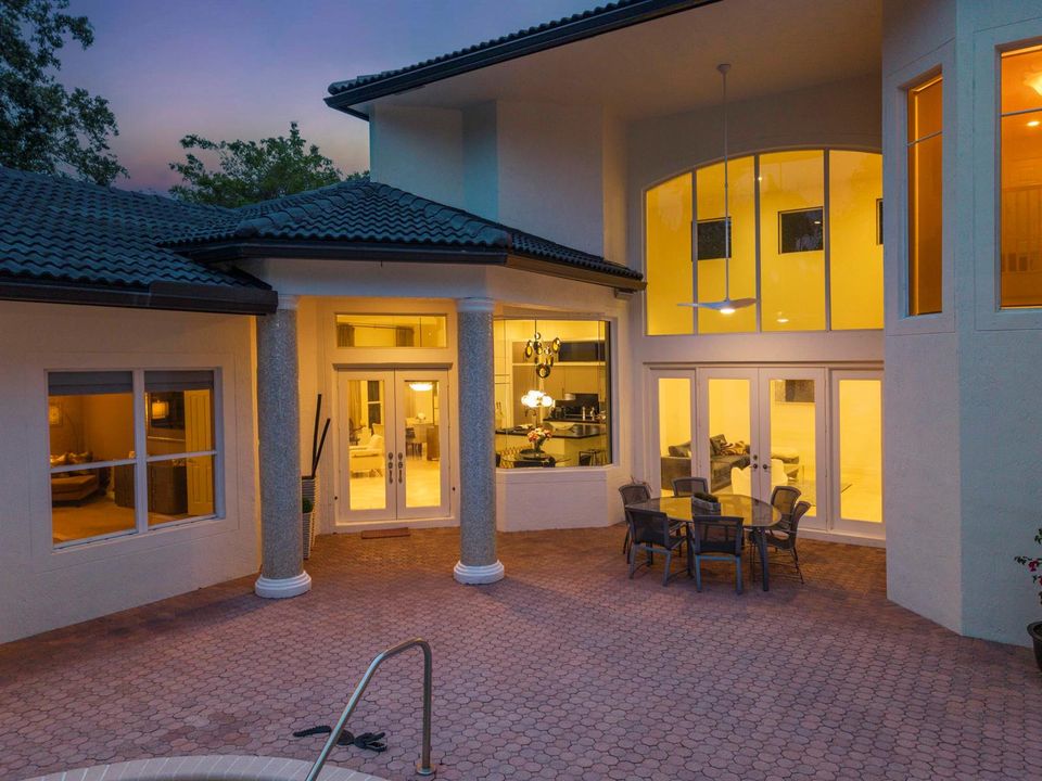 6015 Pinewood Ave twilight_018
