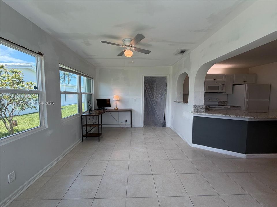 For Sale: $334,999 (2 beds, 2 baths, 1224 Square Feet)
