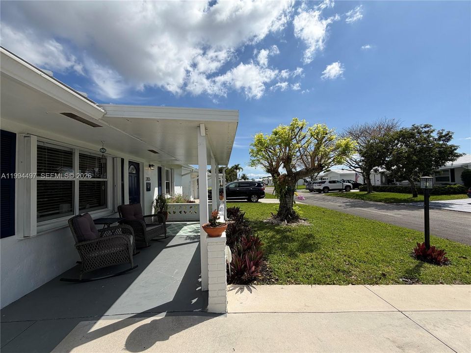 For Sale: $334,999 (2 beds, 2 baths, 1224 Square Feet)