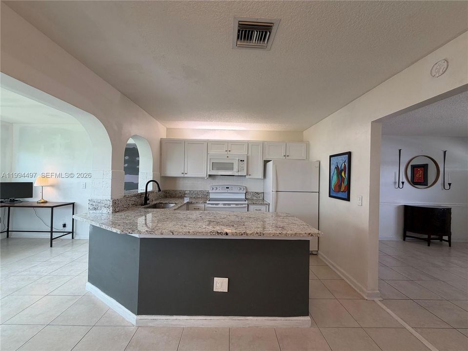 For Sale: $334,999 (2 beds, 2 baths, 1224 Square Feet)