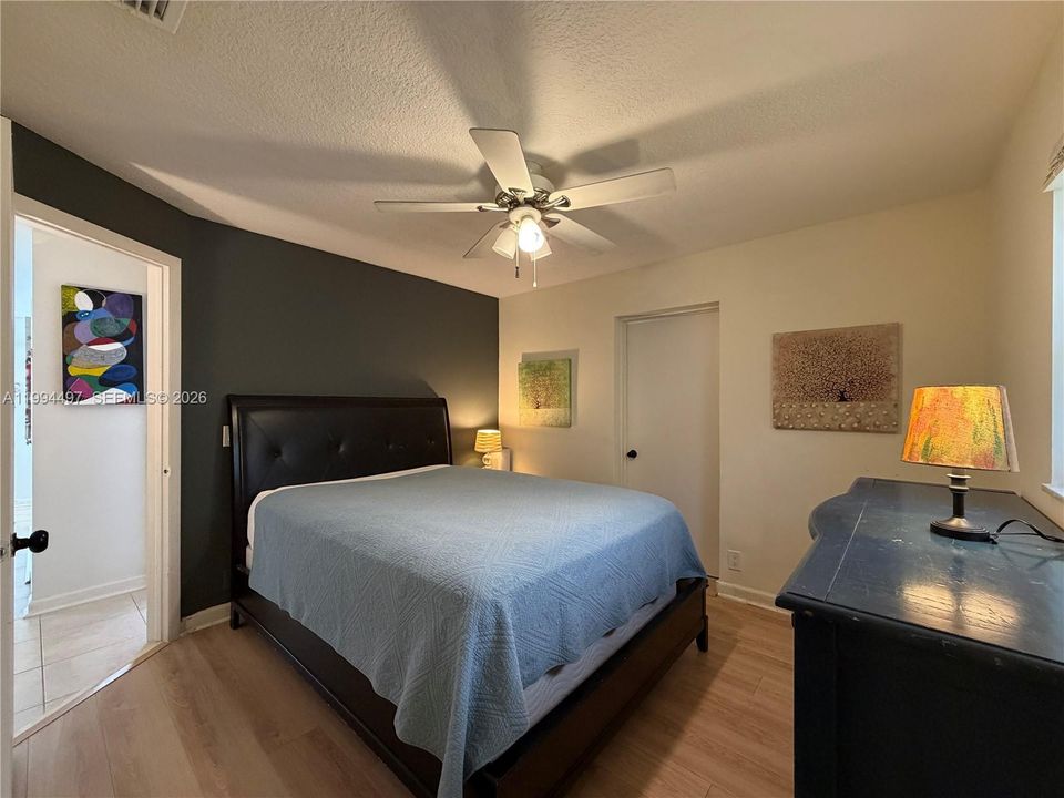 For Sale: $334,999 (2 beds, 2 baths, 1224 Square Feet)