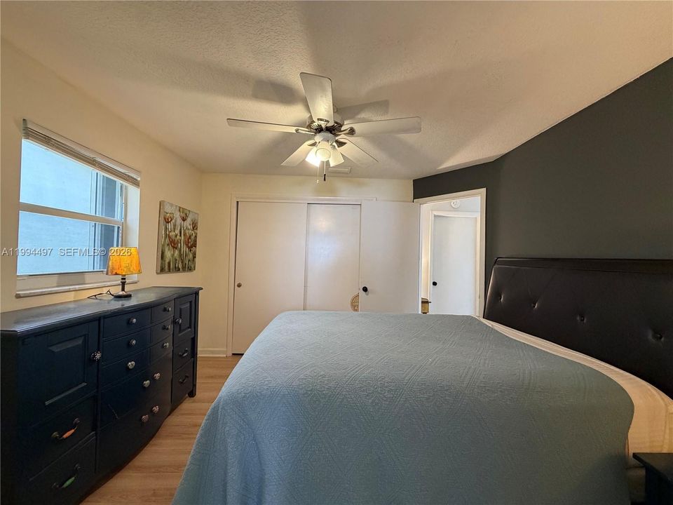 For Sale: $334,999 (2 beds, 2 baths, 1224 Square Feet)