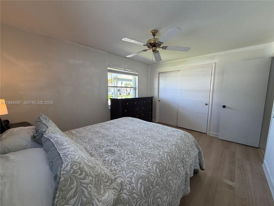 For Sale: $334,999 (2 beds, 2 baths, 1224 Square Feet)