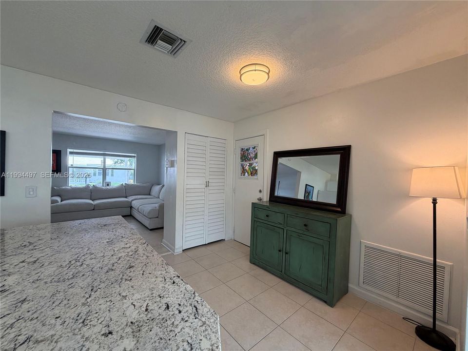 For Sale: $334,999 (2 beds, 2 baths, 1224 Square Feet)