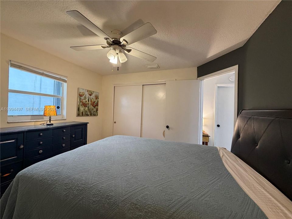 For Sale: $334,999 (2 beds, 2 baths, 1224 Square Feet)