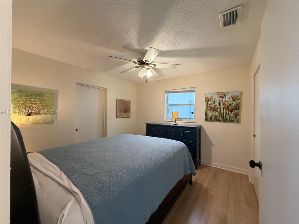 For Sale: $334,999 (2 beds, 2 baths, 1224 Square Feet)