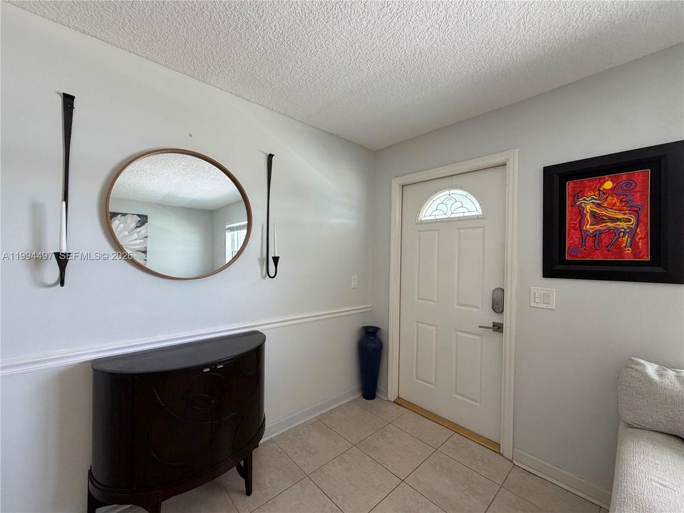 For Sale: $334,999 (2 beds, 2 baths, 1224 Square Feet)