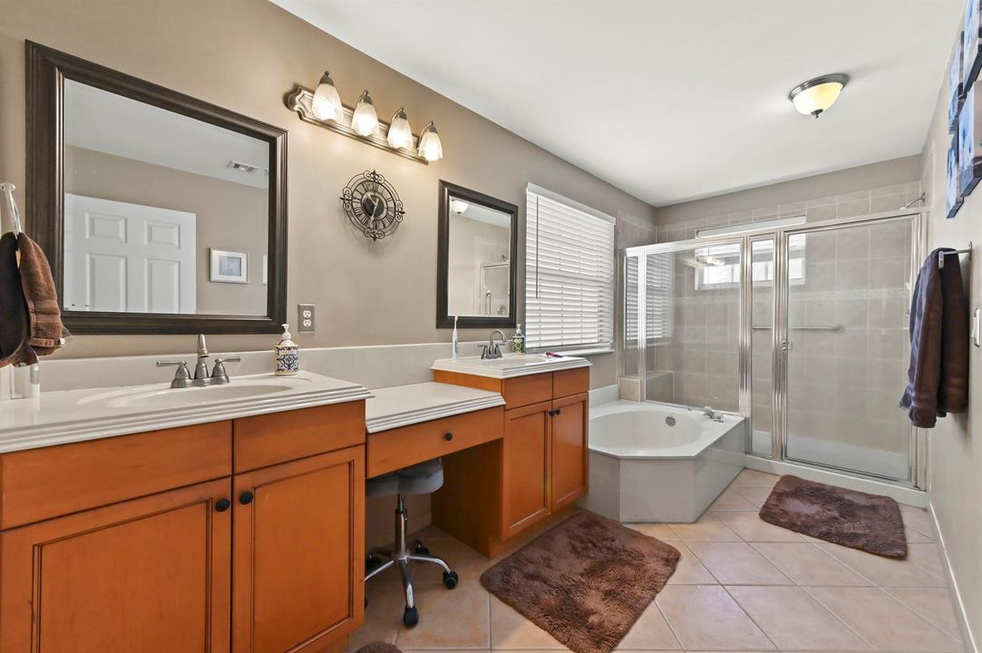 37 Bathroom 01