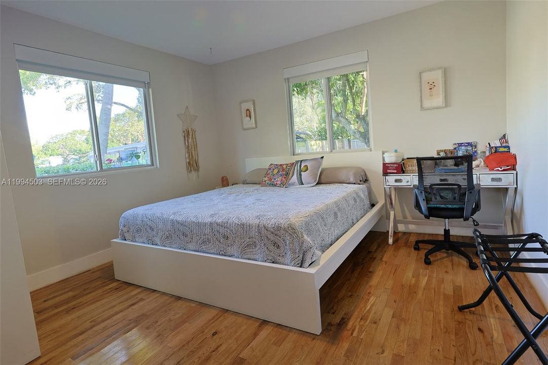 For Sale: $1,500,000 (3 beds, 2 baths, 1833 Square Feet)
