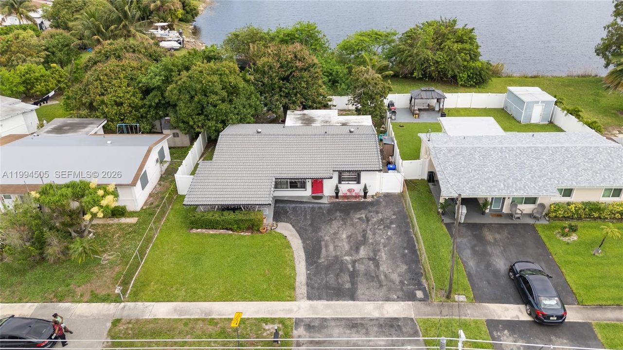 Activo con contrato: $379,000 (3 camas, 2 baños, 1287 Pies cuadrados)