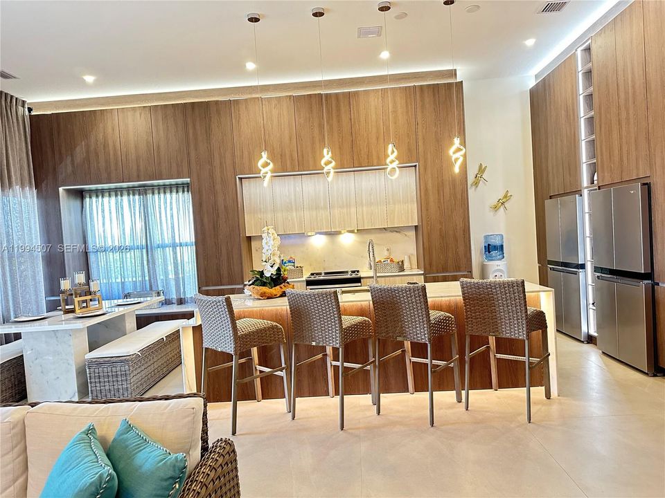 For Sale: $1,150,000 (5 beds, 3 baths, 2867 Square Feet)
