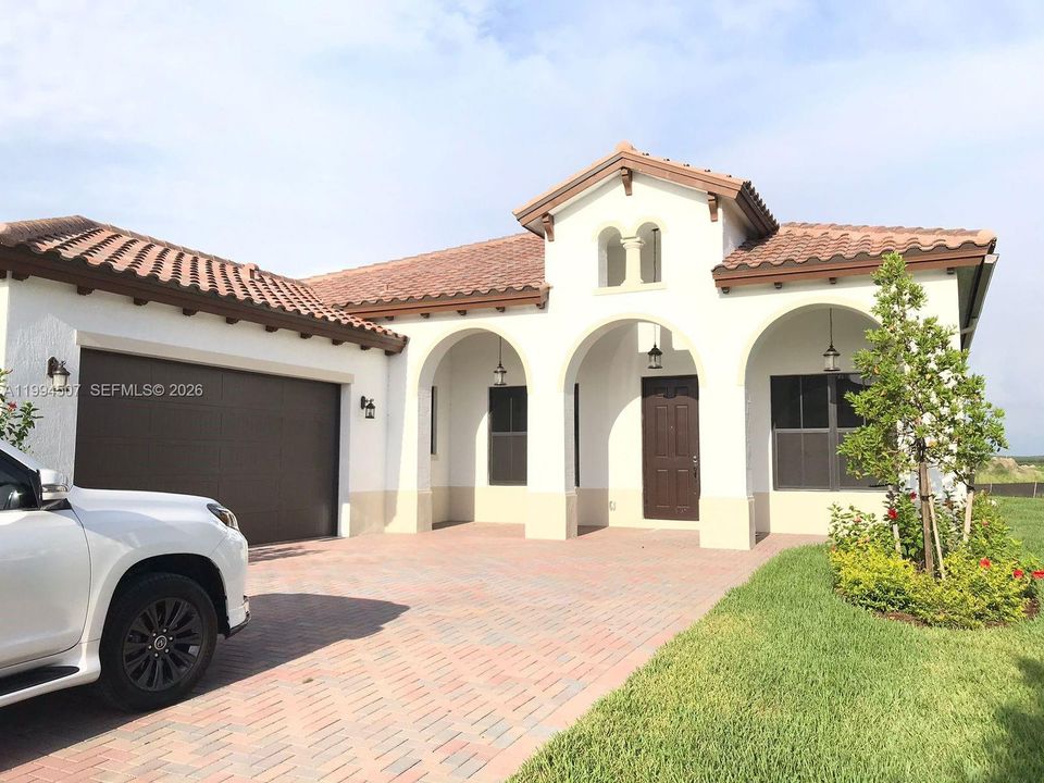 For Sale: $1,150,000 (5 beds, 3 baths, 2867 Square Feet)
