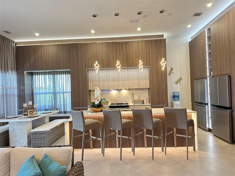 For Sale: $1,150,000 (5 beds, 3 baths, 2867 Square Feet)