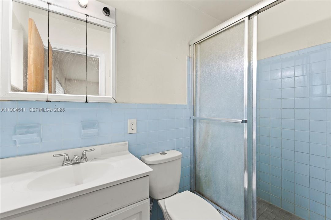 В аренду: $2,300 (2 спален, 2 ванн, 1759 Квадратных фут)