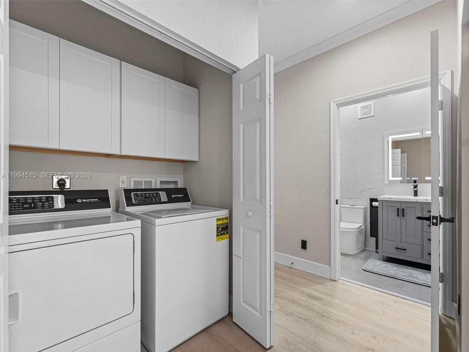 В аренду: $3,400 (3 спален, 2 ванн, 1222 Квадратных фут)