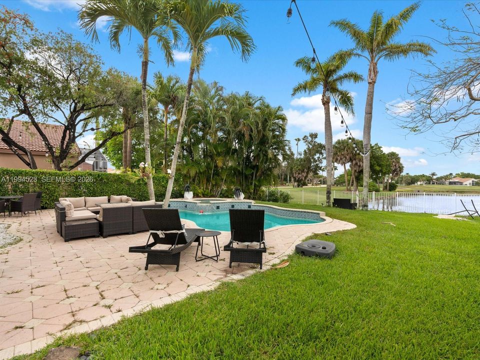 For Sale: $1,300,000 (4 beds, 3 baths, 2513 Square Feet)