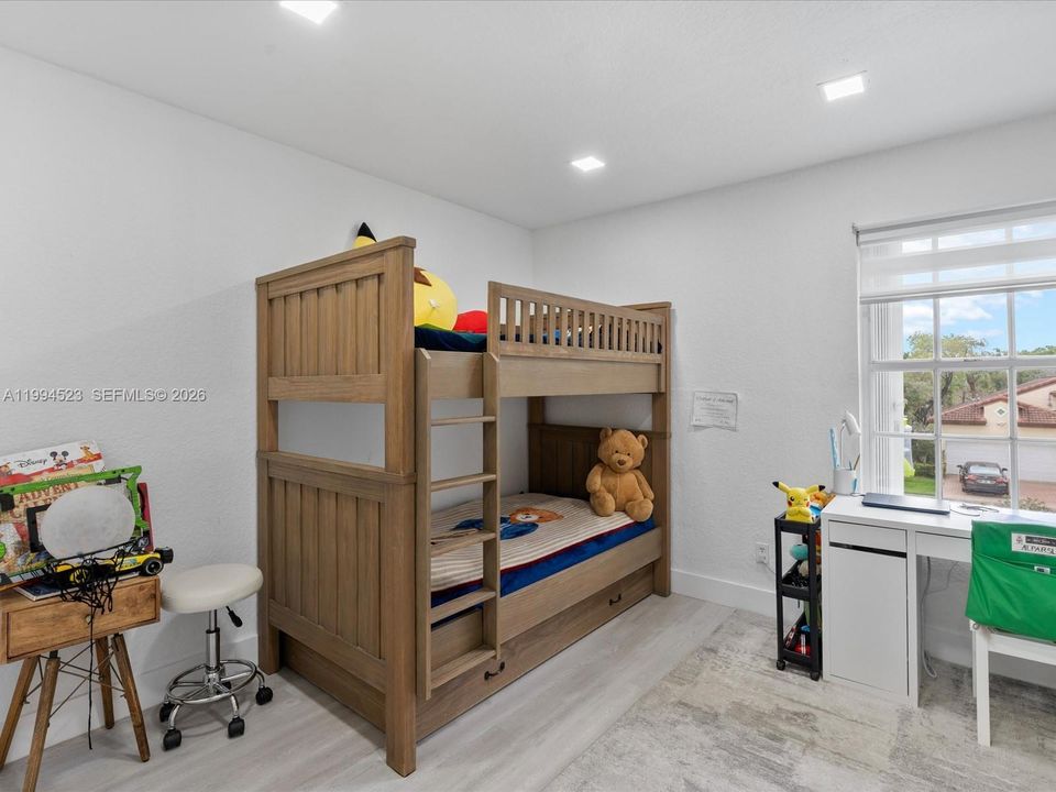 For Sale: $1,300,000 (4 beds, 3 baths, 2513 Square Feet)