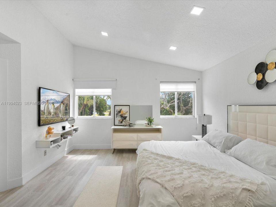 For Sale: $1,300,000 (4 beds, 3 baths, 2513 Square Feet)