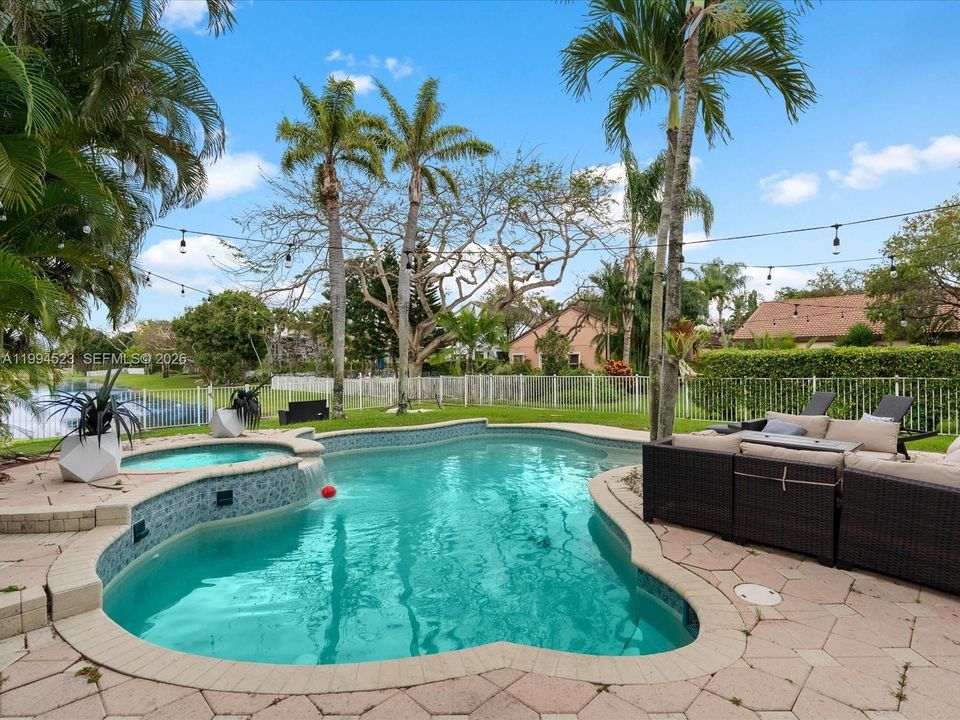 For Sale: $1,300,000 (4 beds, 3 baths, 2513 Square Feet)