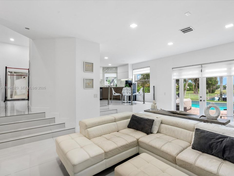 For Sale: $1,300,000 (4 beds, 3 baths, 2513 Square Feet)