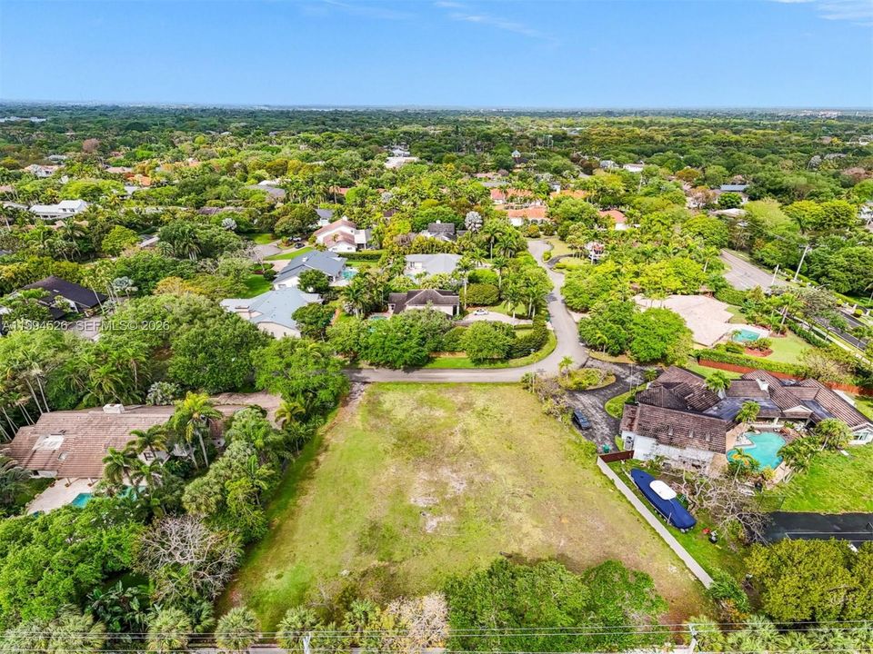 En Venta: $1,399,000 (0.71 acres)