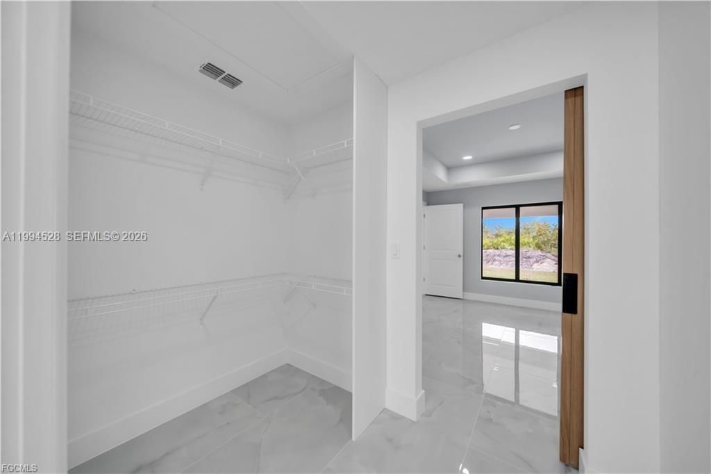 Под контрактом: $355,000 (3 спален, 2 ванн, 1629 Квадратных фут)