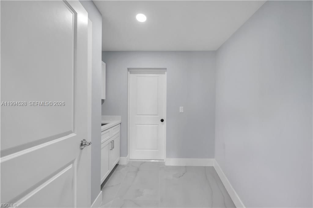 Под контрактом: $355,000 (3 спален, 2 ванн, 1629 Квадратных фут)