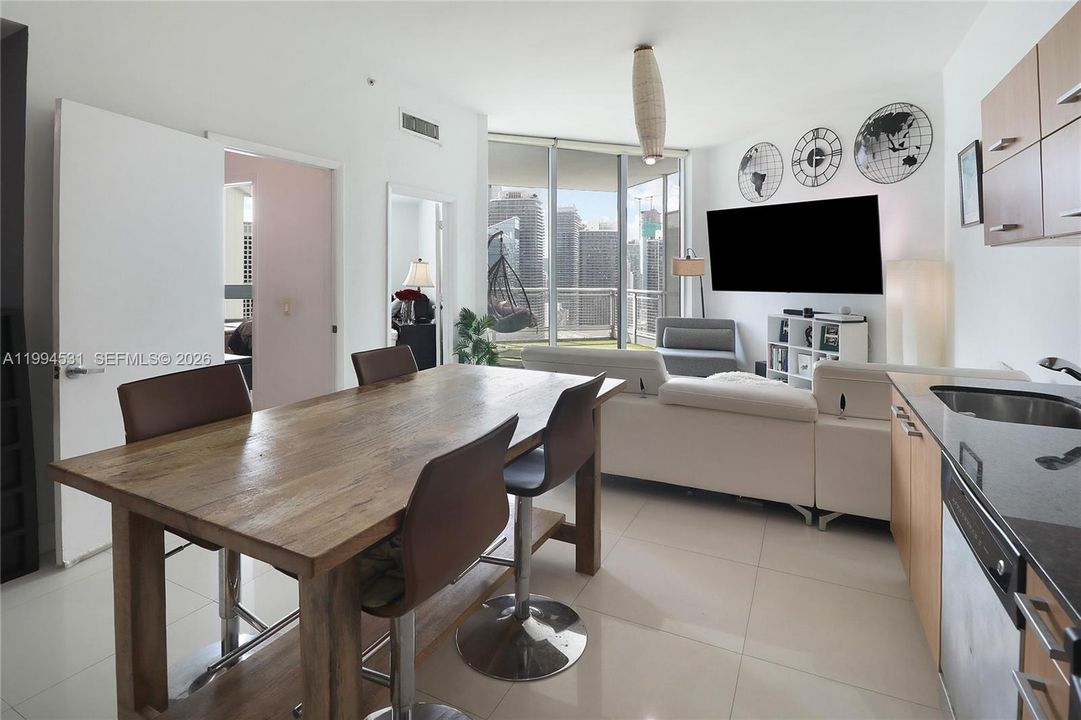 En Venta: $390,000 (1 camas, 1 baños, 740 Pies cuadrados)