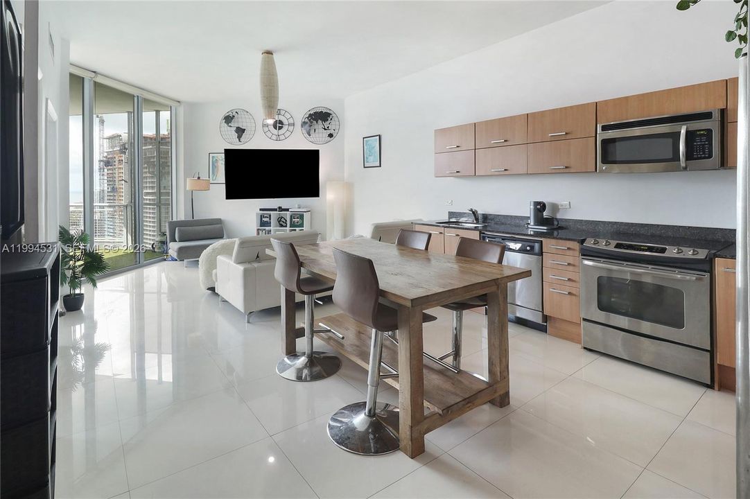 En Venta: $390,000 (1 camas, 1 baños, 740 Pies cuadrados)
