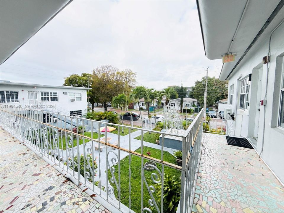 For Sale: $210,000 (1 beds, 1 baths, 460 Square Feet)