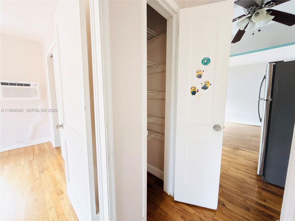 For Sale: $210,000 (1 beds, 1 baths, 460 Square Feet)