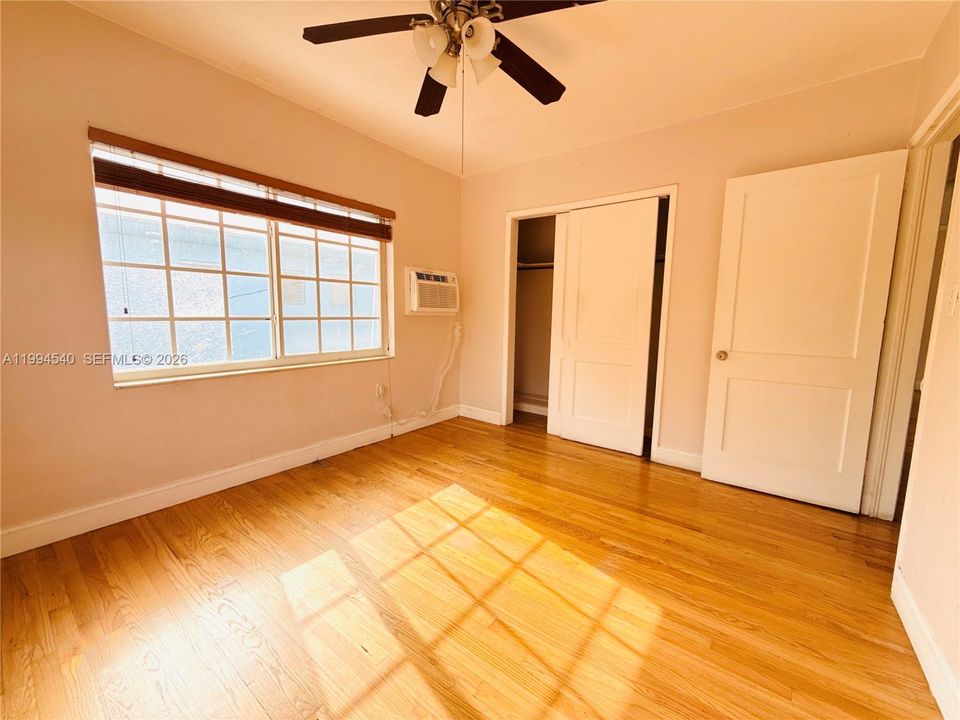 For Sale: $210,000 (1 beds, 1 baths, 460 Square Feet)