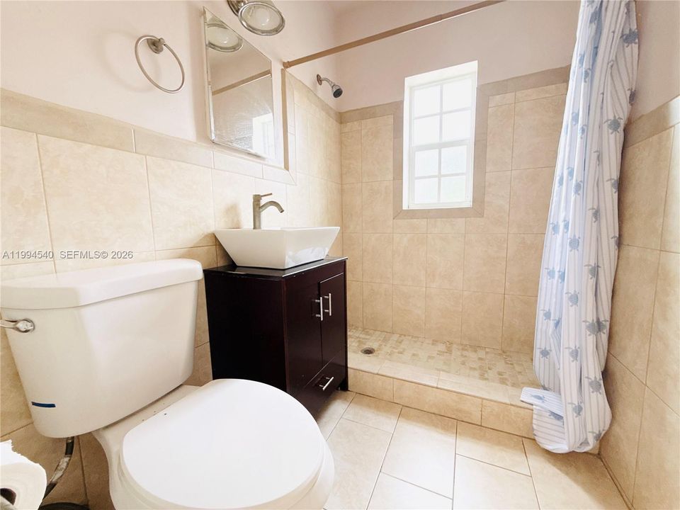 For Sale: $210,000 (1 beds, 1 baths, 460 Square Feet)