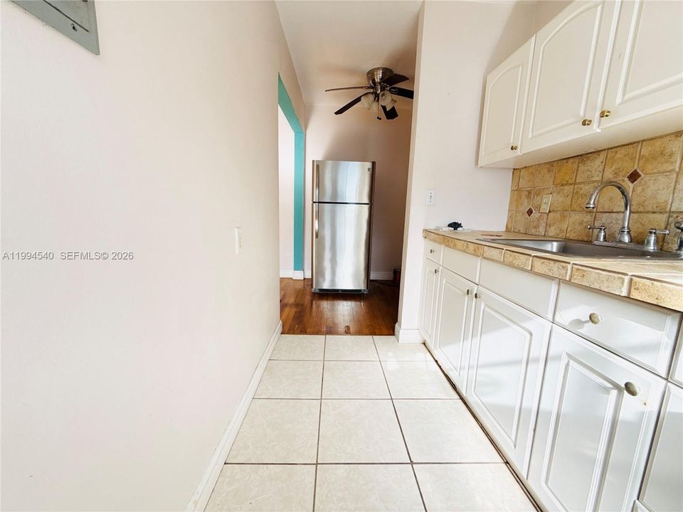 For Sale: $210,000 (1 beds, 1 baths, 460 Square Feet)