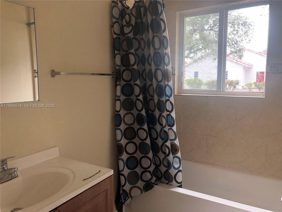 В аренду: $1,350 (0 спален, 1 ванн, 459 Квадратных фут)