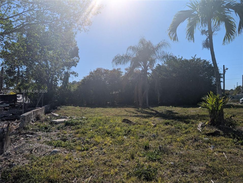 En Venta: $600,000 (0.23 acres)